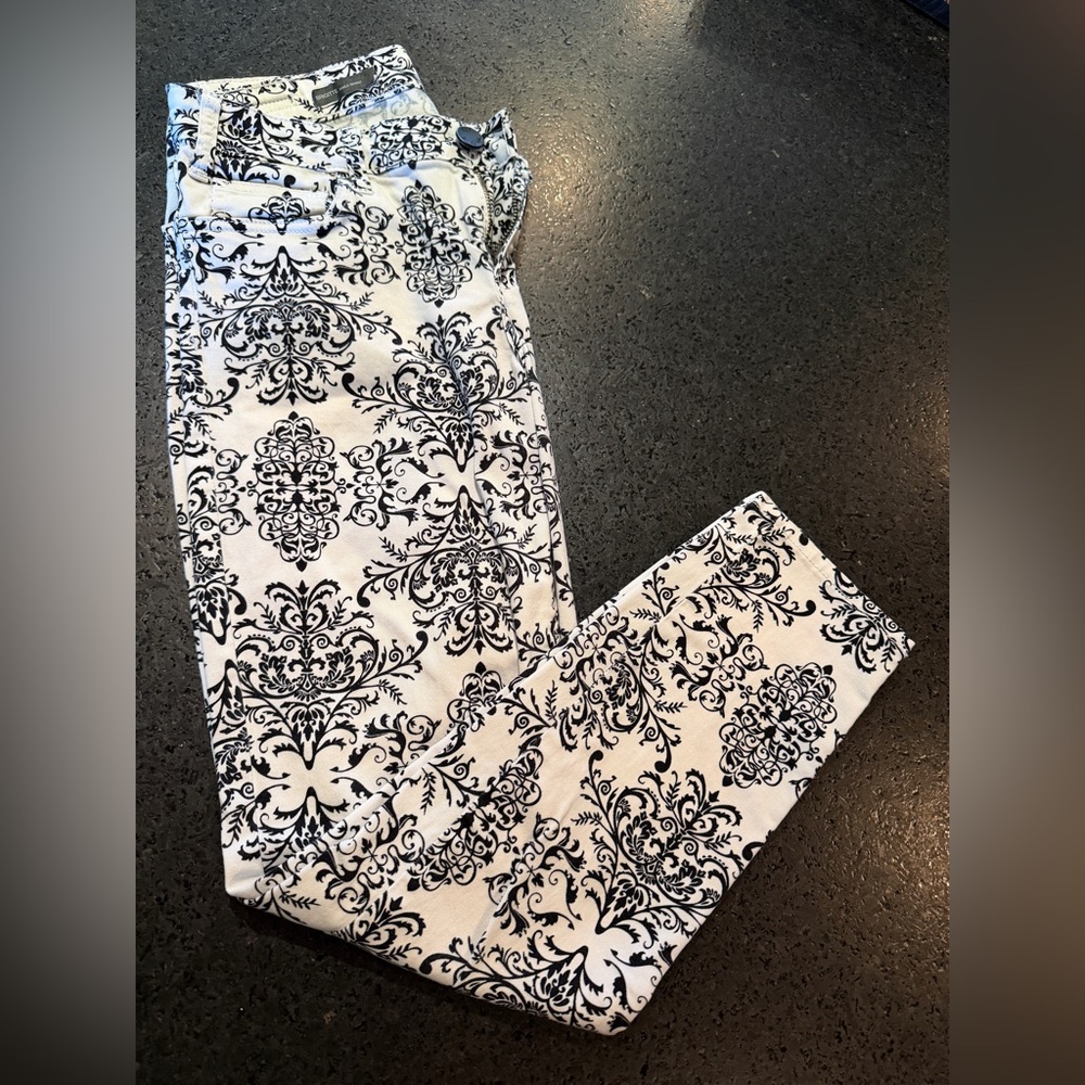 Kut from the Kloth: Brigitte White Ankle Jeans with Black Damask Print